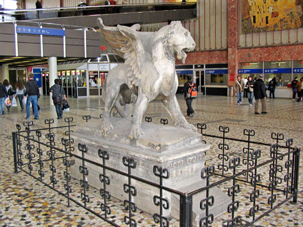 Wien Südbahnhof Halle mit Markuslöwe 19.04.2008 © MAG - M.A.Grandits