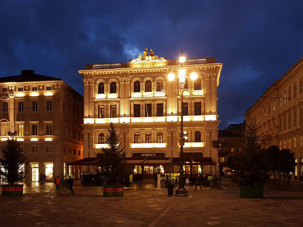 Triest,  das Grand Hotel Duchi d' Aosta am Piazza Unita d'Italia,