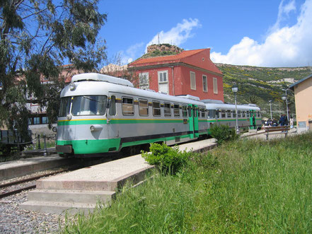 Sardinien mit der Schmalspurbahn erkunden, mit dem Trenino verde, Eisenbahn und Nostalgie Reisen in Italien, touristische Züge & historische Waggons