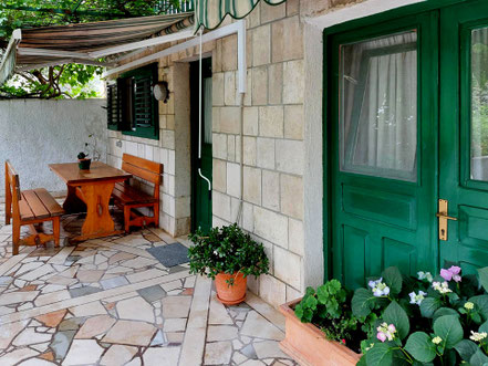 Villa Mandalena, FeWo mit schattiger Terrasse © MAG Lifestyle Magazin