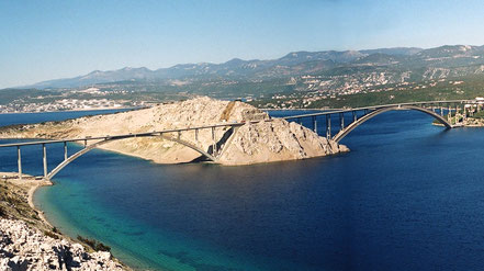 Die Brücke auf die Insel Krk in der Kvarner Bucht, Kroatien