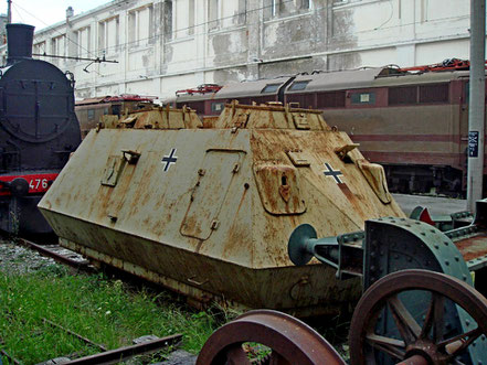 Leichter Panzertriebwagen der Deutschen Wehrmacht Steyr K2670 im Eisenbahnmuseum Triest 