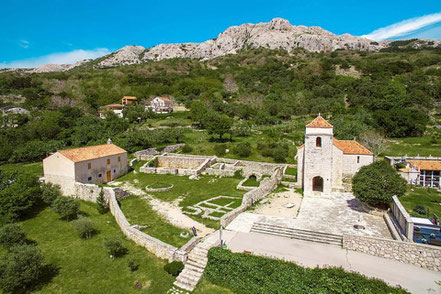 Baska auf der Insel Krk in der Kvarner Bucht, Kroatien