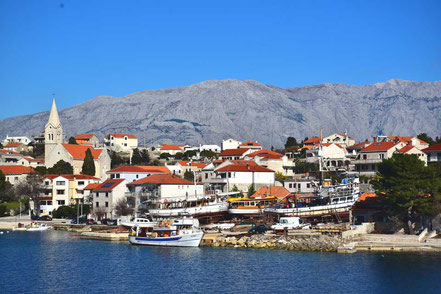 Kroatien im Winter - Dalmatien:  Urlaub und Reisen - Ausflüge mit Linienschiffen und Fähren der Jadrolinija - von Makarska nach Sumartin auf der Insel Brac