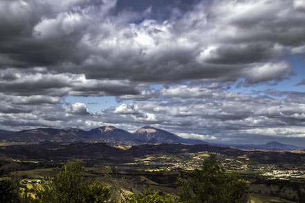 MAG Lifestyle Magazin Reisen Urlaub Italien Abruzzen Nationalpark Gran Sasso Monti della Laga Weinbau Winzer