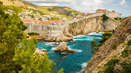 Kroatien, wo das türkisblaue Meer auf antike Stadtmauern trifft!