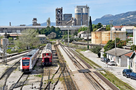 Bahnhof Solin HŽ 2132 305 + 7123 001 am 06.04.2026 © MAG Eisenbahnmagazin