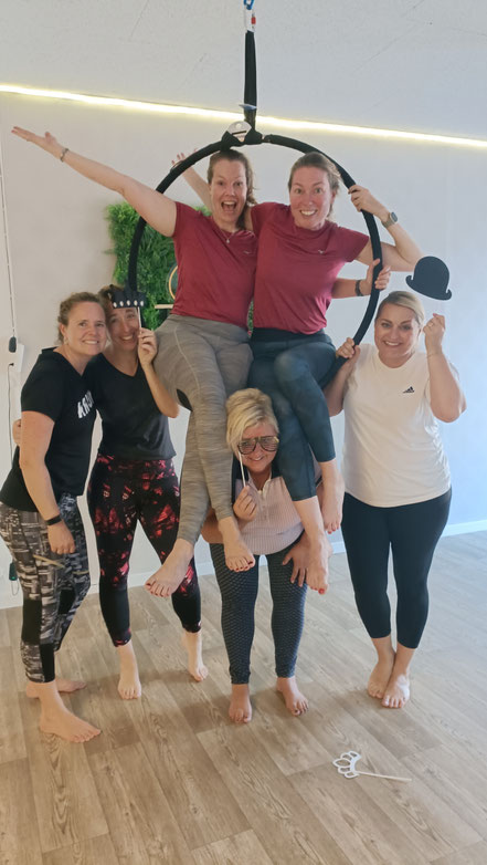Workshop Aerial Hoop in Zoetermeer, leuk als vrijgezellenfeestje, sportief uitje, vriendinnendag