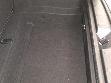 COME POSSIAMO VEDERE IL VANO BAGAGLI DELLA MINI 5 PORTE (F55) SENZA IL RIPIANO PORTA OGGETTI RISULTA ANTIESTETICO E SCOMODO