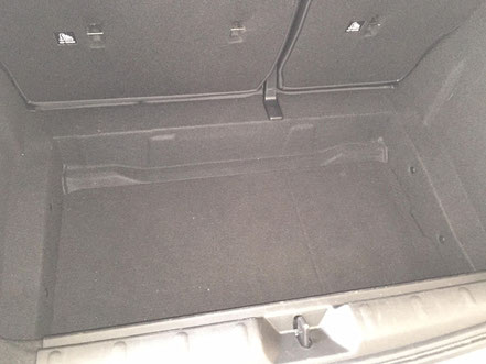 COME POSSIAMO VEDERE IL VANO BAGAGLI DELLA MINI 3 PORTE (F56) SENZA IL RIPIANO PORTA OGGETTI RISULTA ANTIESTETICO E SCOMODO