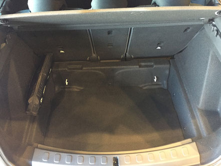 ECCO IL BAGAGLIAIO DELLA MINI COUNTRYMAN (F60) SENZA IL PIANALE ESTRAIBILE DI CARICO