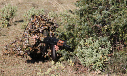 airsoft-replique-camouflage-tenue-guily-feuille-feuillu