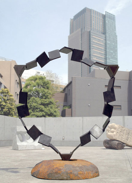 Metamorphosis  未来への扉 ＜No.M - 24＞ ／ 2008 ／ H.210 x 180 x 100cm ／ cor-ten steel