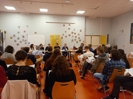 Photo du cercle celtique en Assemblée Générale à la Maison de Quartier du Moulin Vert à Quimper