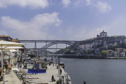 Bild:  Porto mit dem Ponte Dom Luis I über den Douro