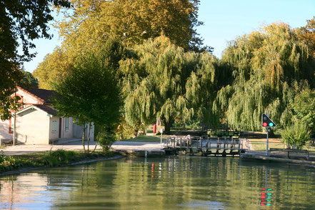 Hausboot-Tour auf dem Canal de Montech, Canal Latéral à la Garonne und Petite Baise 