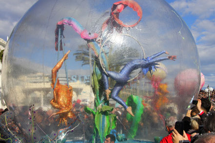 Bild: der Corso beim Limonenfest (Féte du Citron) in Menton