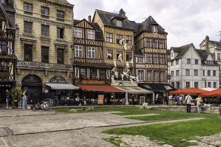 Bild: am Place du Vieux Marché in Rouen