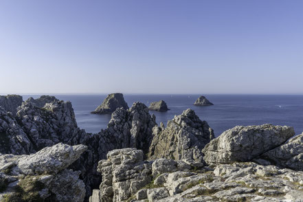 Bild: die drei  vorgelagerten Felsen "Les Tas de Pois" am Pointe de Pin Hir 