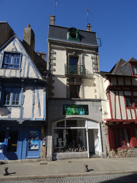 Bild: Rue de la Fontaine Maison Cristal Bleu in Vannes (Foto Peter Hasel) 