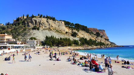 Bild: Cassis mit Blick auf Stand vor Cap Canaille