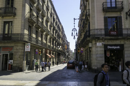 Bild: Seitenstraße am Plaça de Sant Jaume, Barcelona