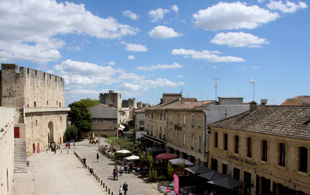 Bild: Blick von der Stadtmauer in die Altstadt in Aigues-Mortes