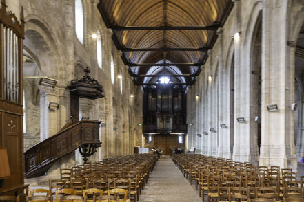 Bild: Kanzel und Orgel der Église abbatiale Saint-Sauveur in Montivilliers
