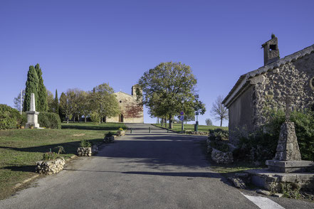 Bild: Weg zur Église Saint-Denis in Tourtour