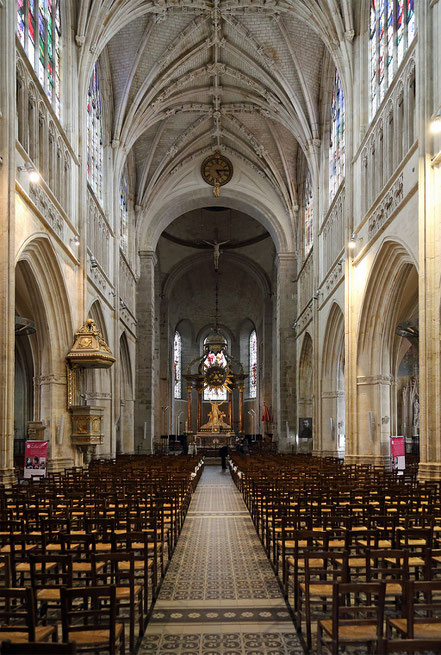 Bild: Im Innern der Basilika Notre-Dame d’Alençon