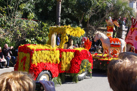 Bild: Corso Fleuri bei Mimosenfest in Bormes-les-Mimosas, Provence, Frankreich