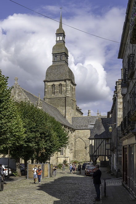 Bild: Dinan mit Basilika Saint-Saveur