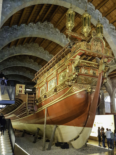 Bild: Königliche Rudergaleere im Museu Maritim de Barcelona
