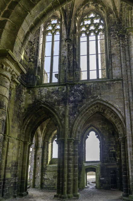 Bild: Im Innern der Abbaye Saint-Mathieu de Fine Terre am Pointe Saint-Mathieu 