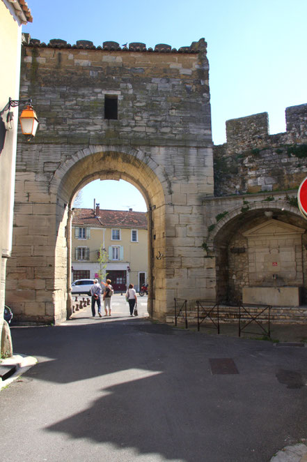 Bild: Port d´Avignon in Monteux