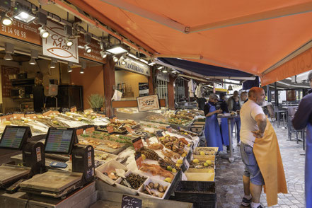 Bild: Angebot in der Fischhalle  in Trouville-sur-Mer