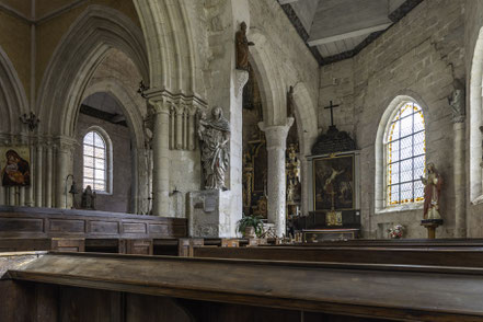 Bild: Altar im rechten Seitenschiff in der Église Saint-Martin in Veules-les-Roses