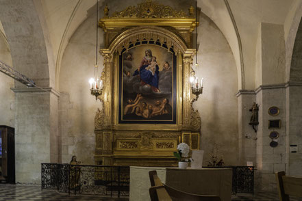 Bild: KBild: Kapelle im linken Seitenschiff der Église Notre-Dame de Romigier in Manosque