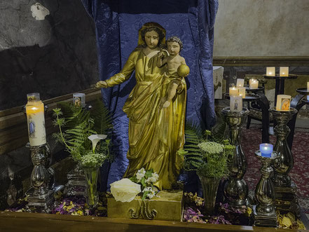 Bild: Marienaltar in der Église Saint-André in Luz-Saint-Sauveur