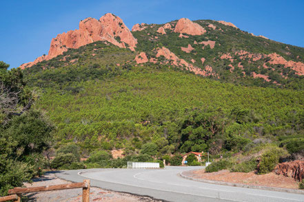 Bild: Blick auf die Felsen des Massif de l´Estérel 