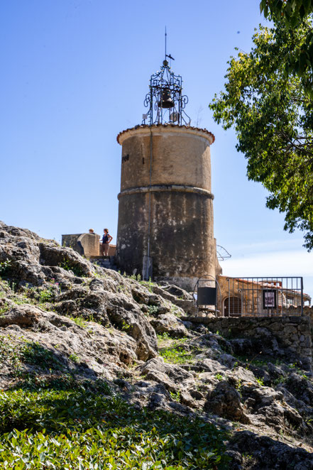 Bild: Fayence im Var mit Glockenturm