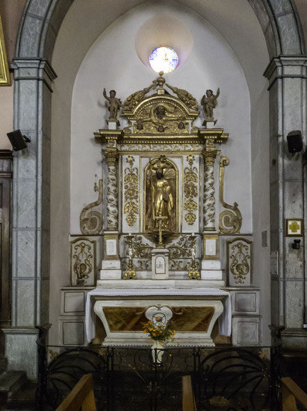 Bild: Seitenaltar der Église Saint-Jean-Baptiste in Campan