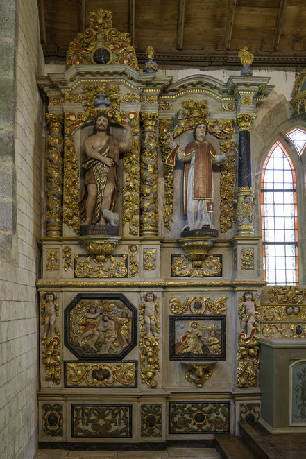 Bild: Blick auf die barocken Altäre der Chapelle Sainte-Marie-du-Ménez-Hom  