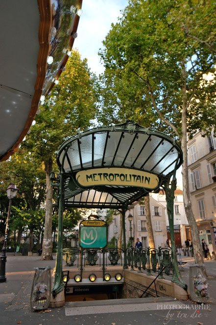 Bild: Metrostation Abbesses am Montmartre Paris