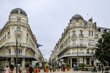 Bild: Place du Martroi mit Blick zur Rue de la République in Orléans