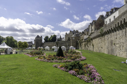 Bild: Stadtmauer und Renaissance-Gärten in Vannes