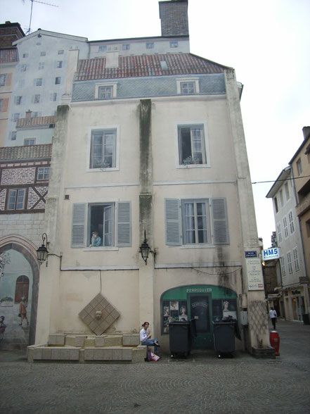 Bild: bemaltes Haus in Bourg-en-Bresse, Frankreich