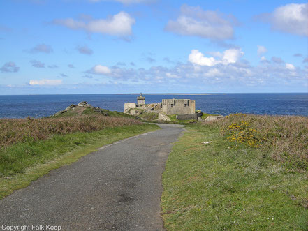 Bild: Fort de l´Îlette de Kermorvan und dem Phare de Kermorvan bei Le Conquet 