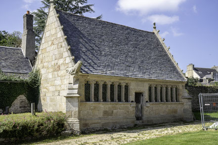 Bild: Umfriedeter Pfarrbezirk - Enclos paroissiaux in Plougonven 