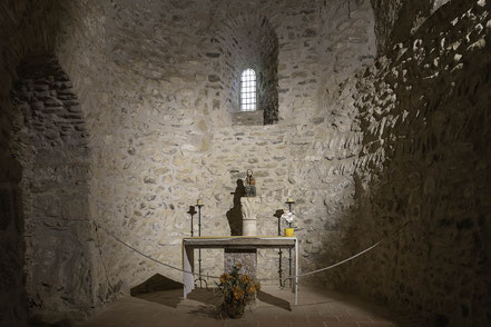 Bild: Seitenaltar in der Kirche der Abbaye Saint-Michel-de-Cuxa 